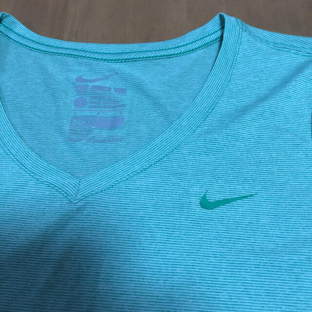 NIKE(ナイキ)のNIKE ナイキ　半袖Tシャツ　Lサイズ レディースのトップス(Tシャツ(半袖/袖なし))の商品写真