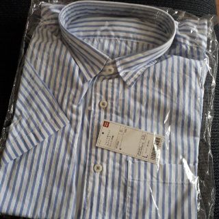 ユニクロ(UNIQLO)の【新品】UNIQLO メンズシャツ(シャツ)