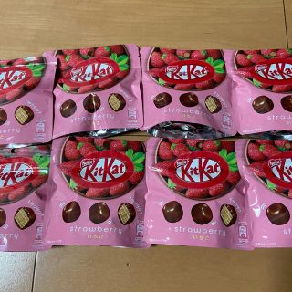 ネスレ(Nestle)のキットカット　ビックリトル　いちご(菓子/デザート)