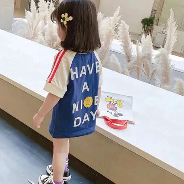 キッズTシャツワンピース　ニコちゃんロゴトップス　女の子服夏物ブルー90 キッズ/ベビー/マタニティのキッズ服女の子用(90cm~)(ワンピース)の商品写真