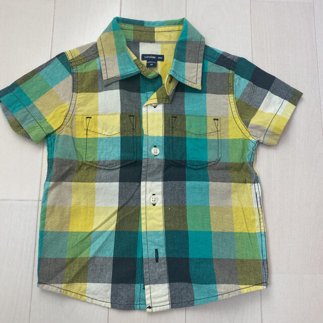 babyGAP(ベビーギャップ)のbabyGAP 半袖シャツ　80 キッズ/ベビー/マタニティのベビー服(~85cm)(シャツ/カットソー)の商品写真