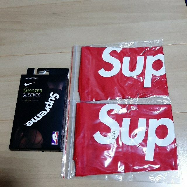 Supreme(シュプリーム)のNike×NBA×Supreme shooter sleeves 　L/XL スポーツ/アウトドアのスポーツ/アウトドア その他(バスケットボール)の商品写真