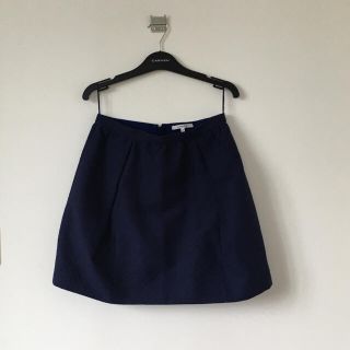 カルヴェン(CARVEN)のcarvenタックスカート(ひざ丈スカート)