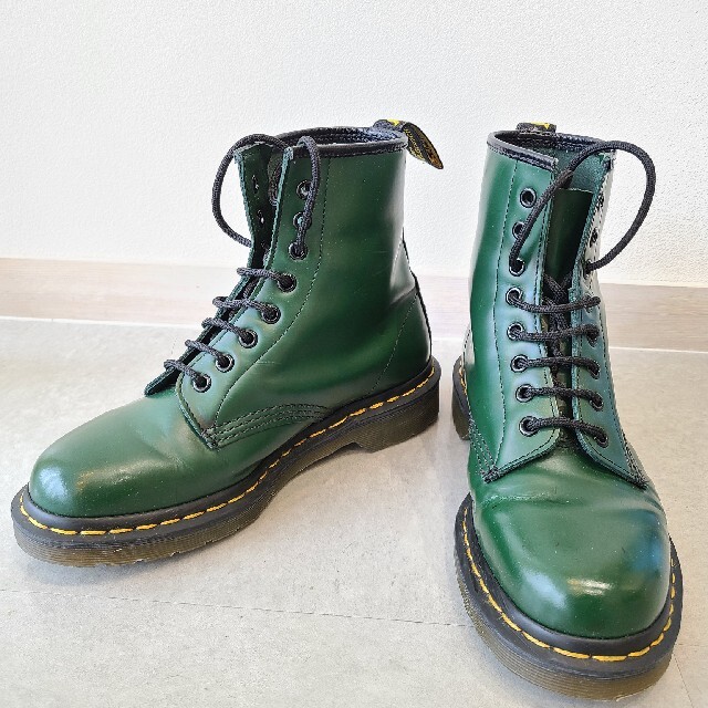 Dr.Martens(ドクターマーチン)のDr.Martens　ドクターマーチン　8ホールブーツグリーン　uk6 メンズの靴/シューズ(ブーツ)の商品写真