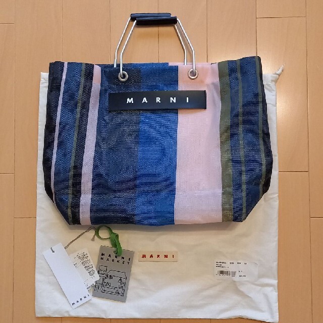 Marni(マルニ)の本日のみの値下げ❕美品☆マルニ　フラワーバッグ マルチカラー ストライプ レディースのバッグ(トートバッグ)の商品写真