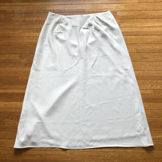 ユニクロ(UNIQLO)の新品♡未使用♡ユニクロ♡サテンスカート♡ベージュ系(ひざ丈スカート)