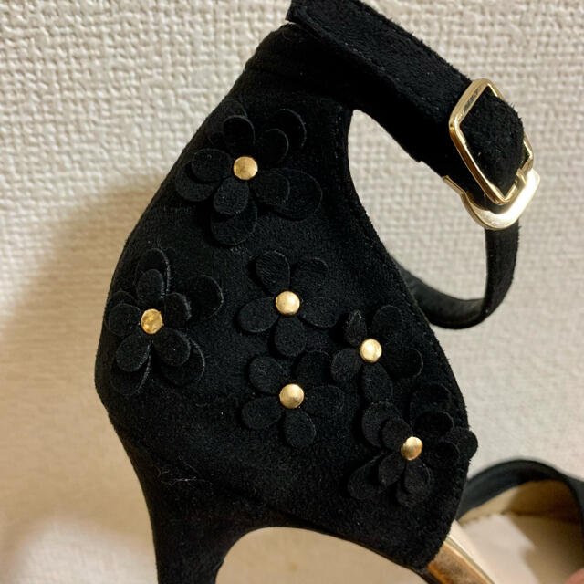 Couture Brooch(クチュールブローチ)のお花モチーフパンプス レディースの靴/シューズ(ハイヒール/パンプス)の商品写真