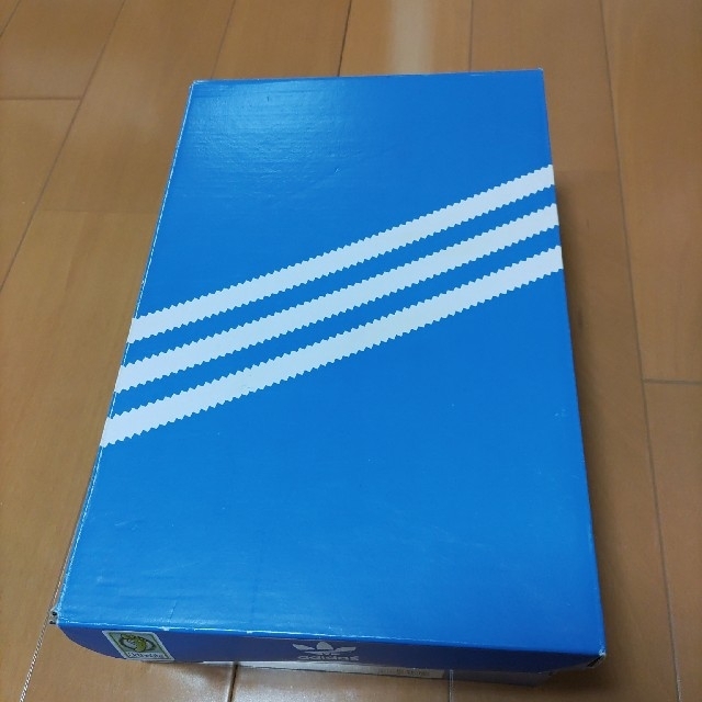 adidas(アディダス)の新品！アディダス　スニーカー レディースの靴/シューズ(スニーカー)の商品写真