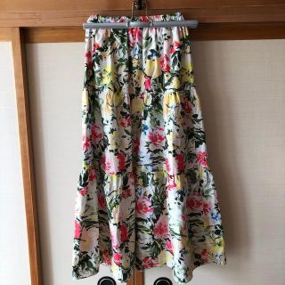 エイチアンドエム(H&M)のH&M 花柄　ロングスカート　トロピカル(ロングスカート)