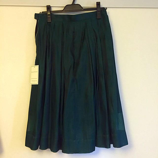 TOMORROWLAND(トゥモローランド)のトゥモローランド ミモレプリーツスカート レディースのスカート(ひざ丈スカート)の商品写真