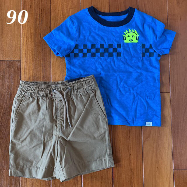 babyGAP(ベビーギャップ)の新品☆babygap☆ブルーTシャツ＆ショートパンツセット☆90㎝ キッズ/ベビー/マタニティのキッズ服男の子用(90cm~)(Tシャツ/カットソー)の商品写真