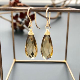 宝石質ハニークォーツ ピアス／イヤリング(ピアス)