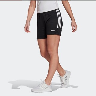 アディダス(adidas)のadidas　ショーツ(ショートパンツ)