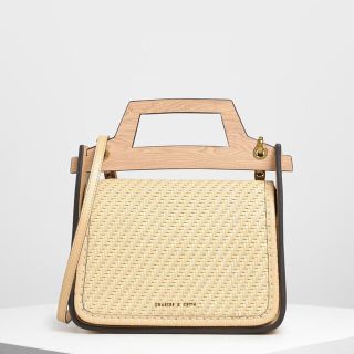 チャールズアンドキース(Charles and Keith)のカゴバック　ウッド　ポシェット　ハンドバッグ　ショルダーバック　(ショルダーバッグ)