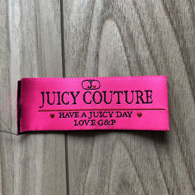 Juicy Couture(ジューシークチュール)のジューシークチュールの大きめブランドタグ レディースのファッション小物(その他)の商品写真