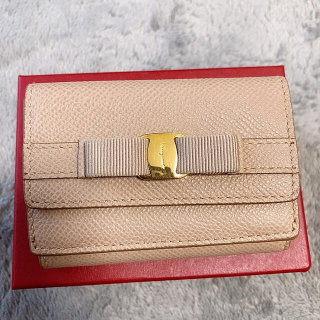 Salvatore Ferragamo(サルヴァトーレフェラガモ)のFerragamoミニ財布 レディースのファッション小物(財布)の商品写真