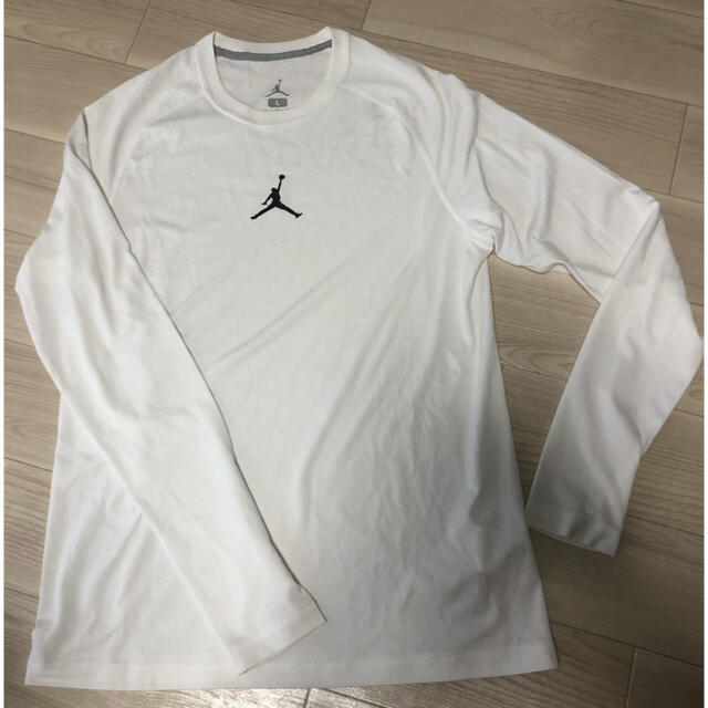 NIKE(ナイキ)のナイキ　ジョーダン　ドライフィット　ロンT メンズのトップス(Tシャツ/カットソー(七分/長袖))の商品写真