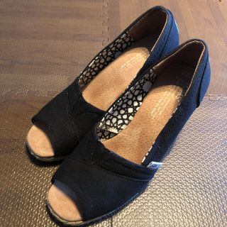 トムズ(TOMS)の美品！TOMS ウェッジサンダル！(サンダル)