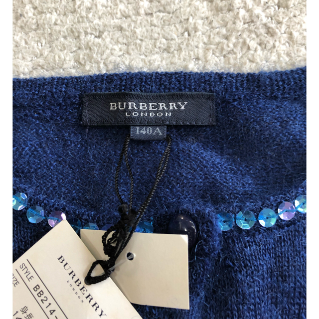 BURBERRY(バーバリー)の【新品】BURBERRY LONDON バーバリー　カーディガン  キッズ    キッズ/ベビー/マタニティのキッズ服女の子用(90cm~)(カーディガン)の商品写真