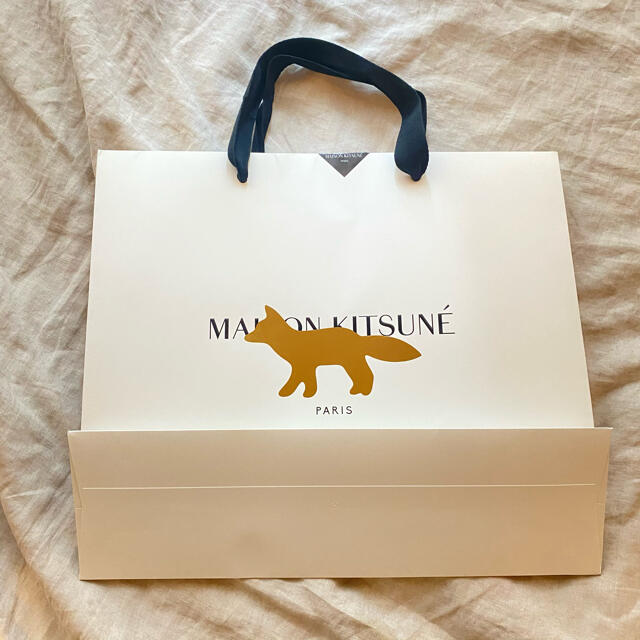 MAISON KITSUNE'(メゾンキツネ)のメゾンキツネ　ショッパー　ショッピングバッグ レディースのバッグ(ショップ袋)の商品写真