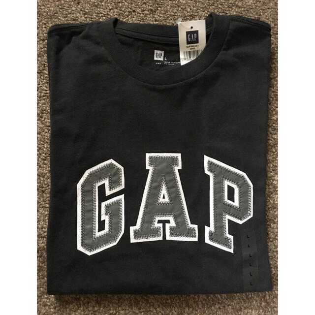 GAP(ギャップ)のGAP Tシャツ 未使用品 値下げします メンズのトップス(Tシャツ/カットソー(半袖/袖なし))の商品写真