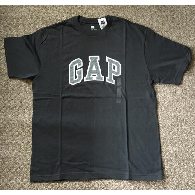GAP(ギャップ)のGAP Tシャツ 未使用品 値下げします メンズのトップス(Tシャツ/カットソー(半袖/袖なし))の商品写真