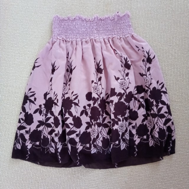 IMAGE(イマージュ)のチューブトップにもなる　春夏くすみピンクの花スカート レディースのスカート(ミニスカート)の商品写真
