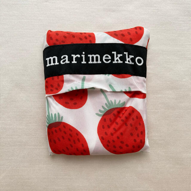 marimekko(マリメッコ)のマリメッコ マンシッカ スマートバッグ いちご レディースのバッグ(エコバッグ)の商品写真