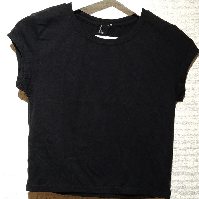 FOREVER 21(フォーエバートゥエンティーワン)のFOREVER 21　Tシャツ　４枚セット レディースのトップス(Tシャツ(半袖/袖なし))の商品写真