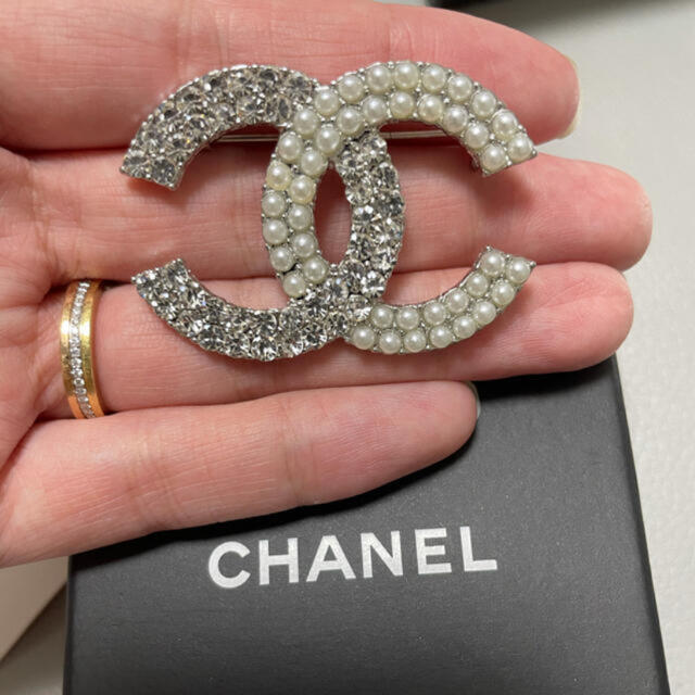 CHANEL(シャネル)のCHANELブローチ レディースのアクセサリー(ブローチ/コサージュ)の商品写真