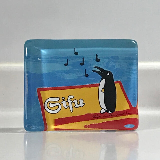 iittala(イッタラ)の【希少品】iittala ヘルヤ ガラスカード "Sisu Penguin" インテリア/住まい/日用品のインテリア小物(置物)の商品写真