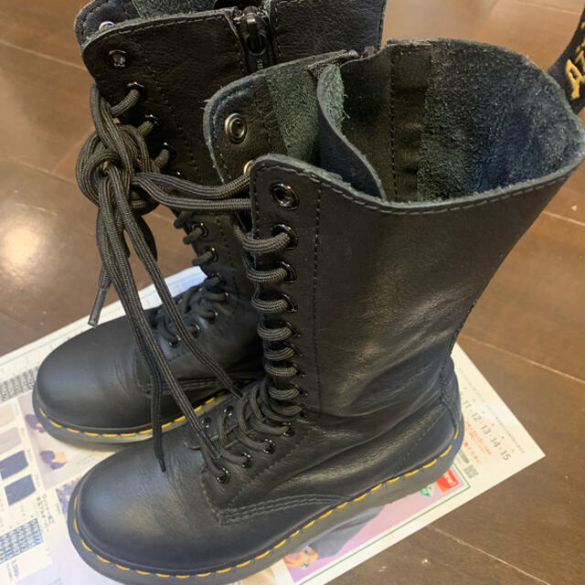 Dr.Martens 14ホール ブーツ 2