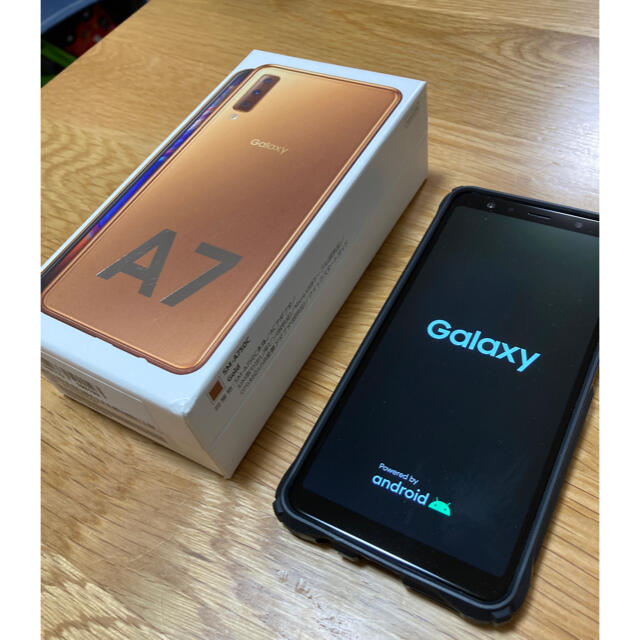 Galaxy(ギャラクシー)の★楽天モバイル　GALAXY A7 ギャラクシー　美品  ケースおまけ付き！ スマホ/家電/カメラのスマートフォン/携帯電話(スマートフォン本体)の商品写真