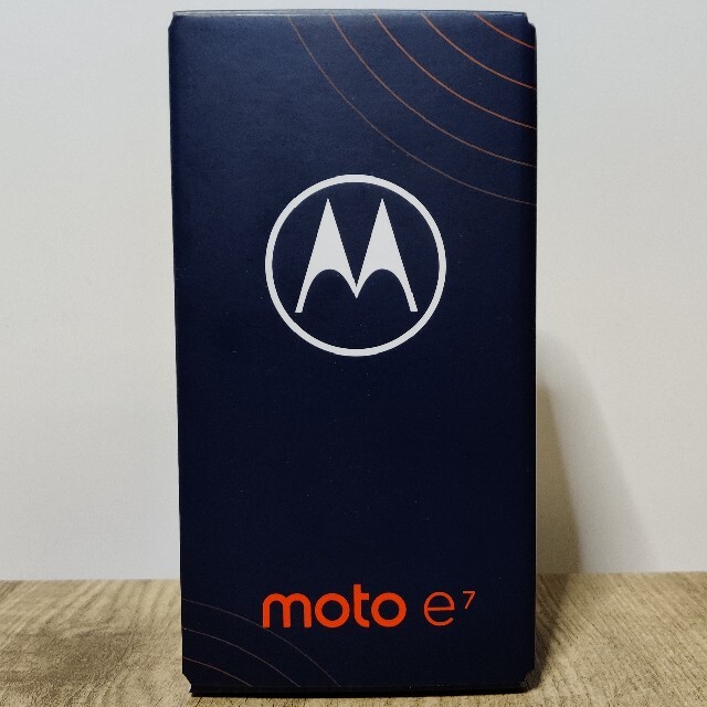 Motorola(モトローラ)の【新品未開封】motorola moto e7 (ミネラルグレー/64GB) スマホ/家電/カメラのスマートフォン/携帯電話(スマートフォン本体)の商品写真