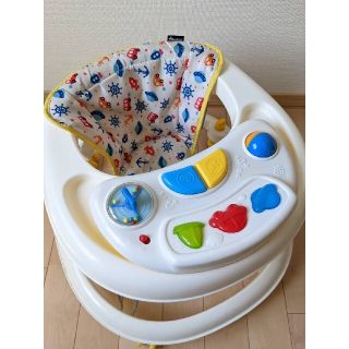 ニシマツヤ(西松屋)の【tantan様専用】歩行器　プレイボード　セット(歩行器)