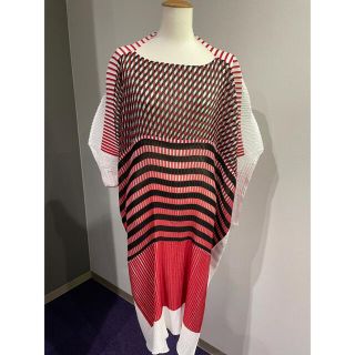 イッセイミヤケ(ISSEY MIYAKE)のイッセイミヤケ　ワンピース美品（418）(ロングワンピース/マキシワンピース)