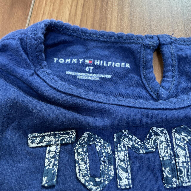 TOMMY HILFIGER(トミーヒルフィガー)のtommy HILFIGER Tシャツ　110 キッズ/ベビー/マタニティのキッズ服女の子用(90cm~)(Tシャツ/カットソー)の商品写真