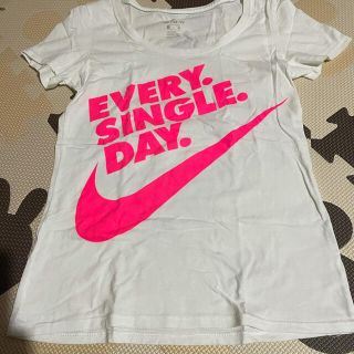 ナイキ(NIKE)のNIKEロゴTシャツ(ウォーキング)