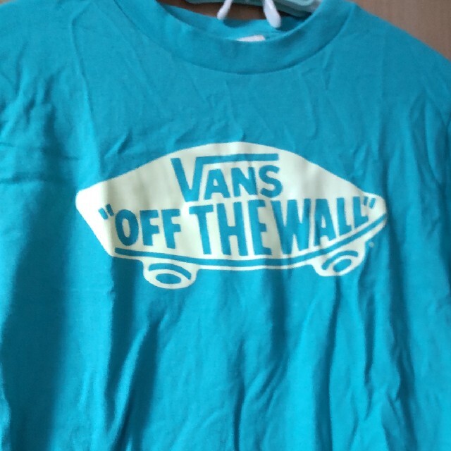 VANS(ヴァンズ)のVANS　未使用タグ付き　ロゴ入りTシャツ　１５０　S～Mサイズ レディースのトップス(Tシャツ(半袖/袖なし))の商品写真