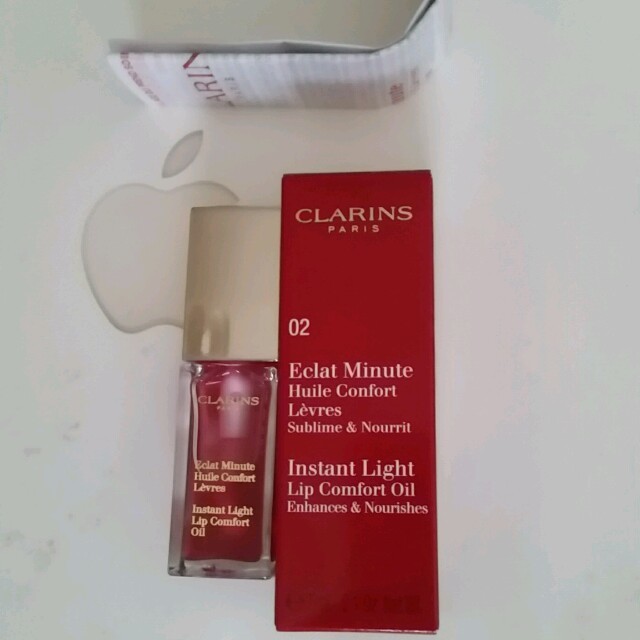 CLARINS(クラランス)のクラランス　リップコンフォートオイル02 コスメ/美容のベースメイク/化粧品(リップグロス)の商品写真