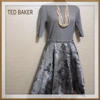 テッドベイカー(TED BAKER)の【新品同様】TEDBAKER フレアースカート(ひざ丈スカート)