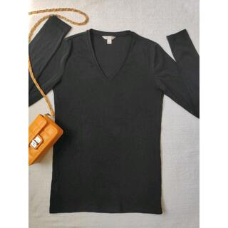 ユニクロ(UNIQLO)の未使用品　ユニクロ　Tシャツ　Vネック　定番　長袖　綿　黒　S(Tシャツ(長袖/七分))