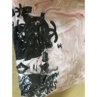 エモダ(EMODA)の新品👜デザイナーファッションカールトップス(Tシャツ(半袖/袖なし))