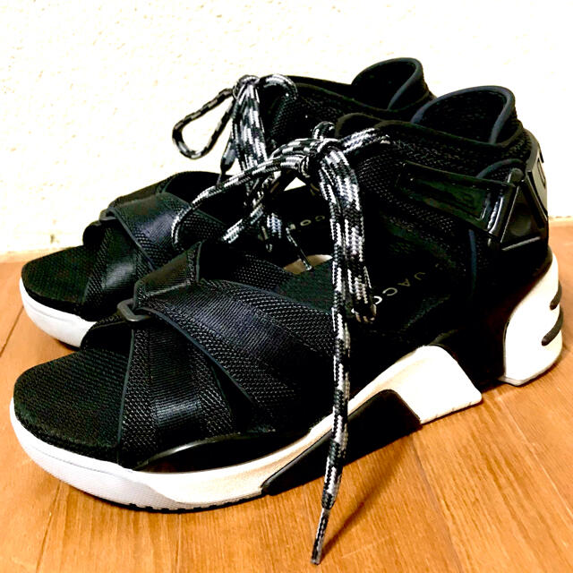 MARC JACOBS(マークジェイコブス)のMARC JACOBS サンダル レディースの靴/シューズ(サンダル)の商品写真