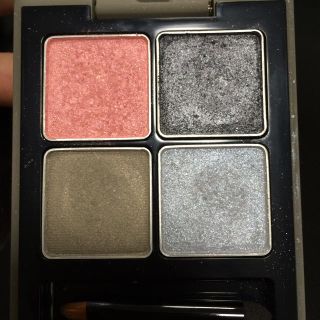 スリー(THREE)の大人気！Threeアイシャドウパレット(アイシャドウ)
