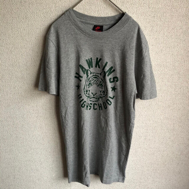 NIKE(ナイキ)のNIKE Stranger Things プリント　半袖　Tシャツ　ナイキ　XS メンズのトップス(Tシャツ/カットソー(半袖/袖なし))の商品写真