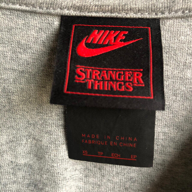 NIKE(ナイキ)のNIKE Stranger Things プリント　半袖　Tシャツ　ナイキ　XS メンズのトップス(Tシャツ/カットソー(半袖/袖なし))の商品写真