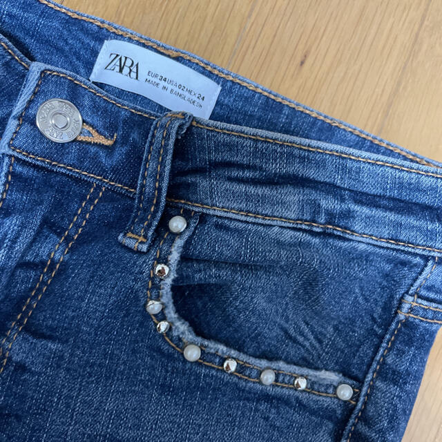 ZARA(ザラ)のZARA パール付きデニム レディースのパンツ(デニム/ジーンズ)の商品写真