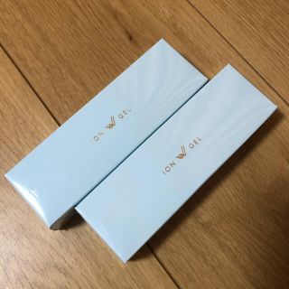 化粧品ワールドレップサービス  ゲル状美容液30g×2個セット!