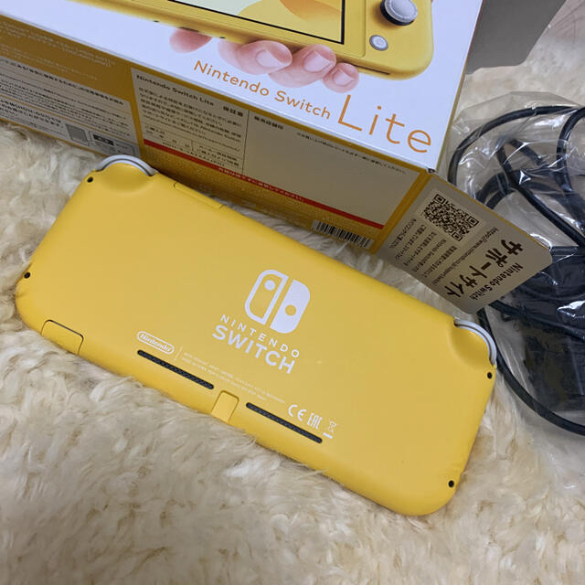 Nintendo Switch(ニンテンドースイッチ)のNintendo Switch Lite イエロー　本体 エンタメ/ホビーのゲームソフト/ゲーム機本体(家庭用ゲーム機本体)の商品写真